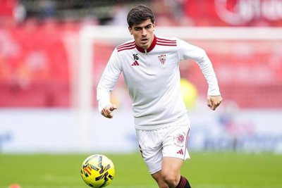 La Juventus intensifica su interés por Juanlu Sánchez ante las reticencias del Sevilla
