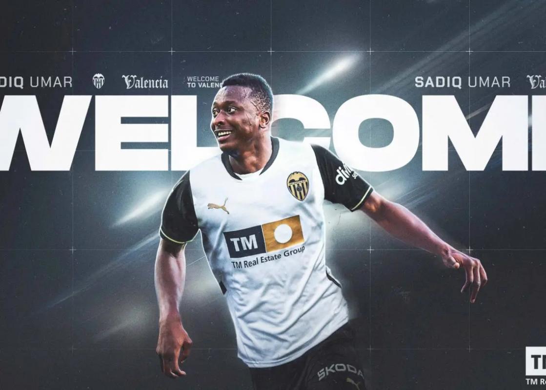 El Valencia confirma a Umar Sadiq como refuerzo clave