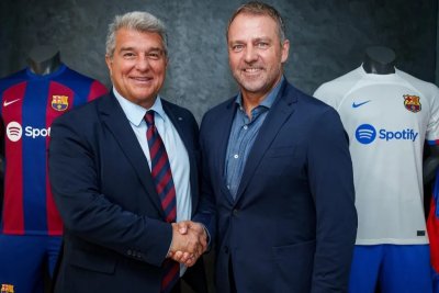 Joan Laporta asegura la continuidad de Hansi Flick en el Barcelona