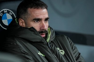 Real Madrid evalúa alternativas para el lateral derecho ante la incertidumbre sobre Carvajal