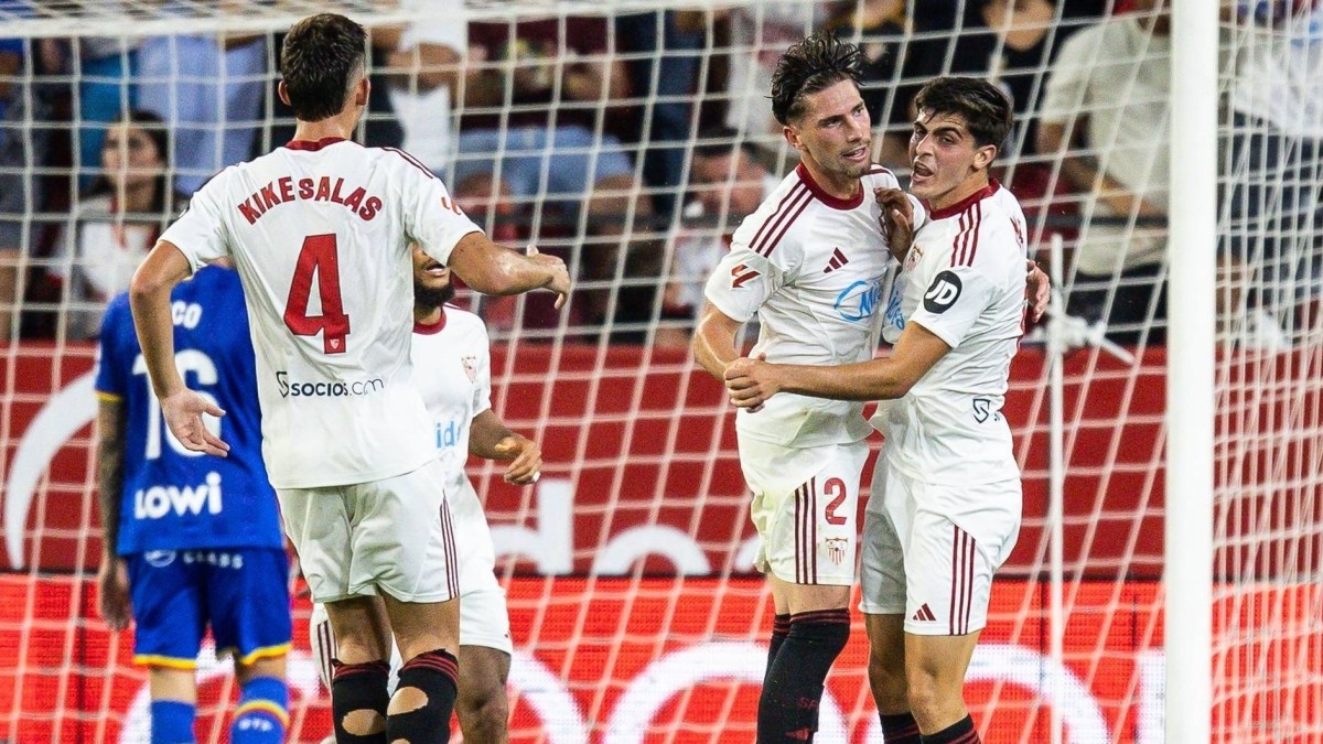 El Sevilla refuerza sus flancos con la mirada puesta en Juan Iglesias