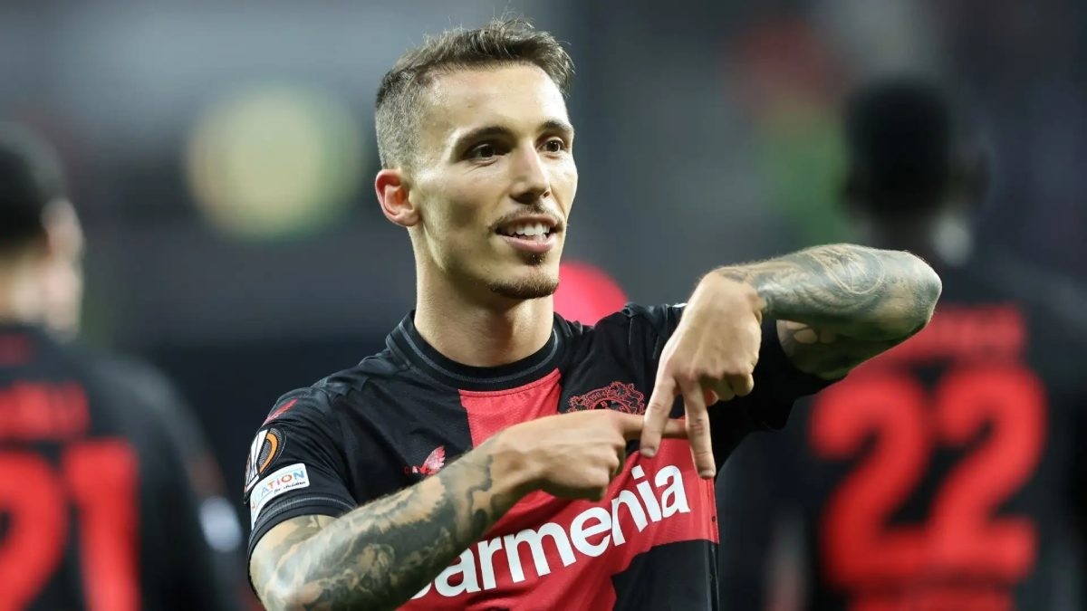 El FC Barcelona fija su mirada en Alejandro Grimaldo para reforzar la defensa