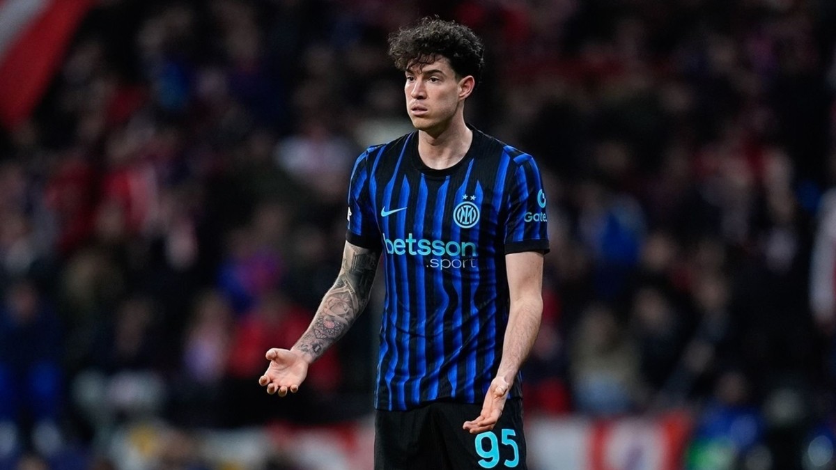 El Barcelona intensifica su interés por Bastoni mientras el Inter busca alternativas