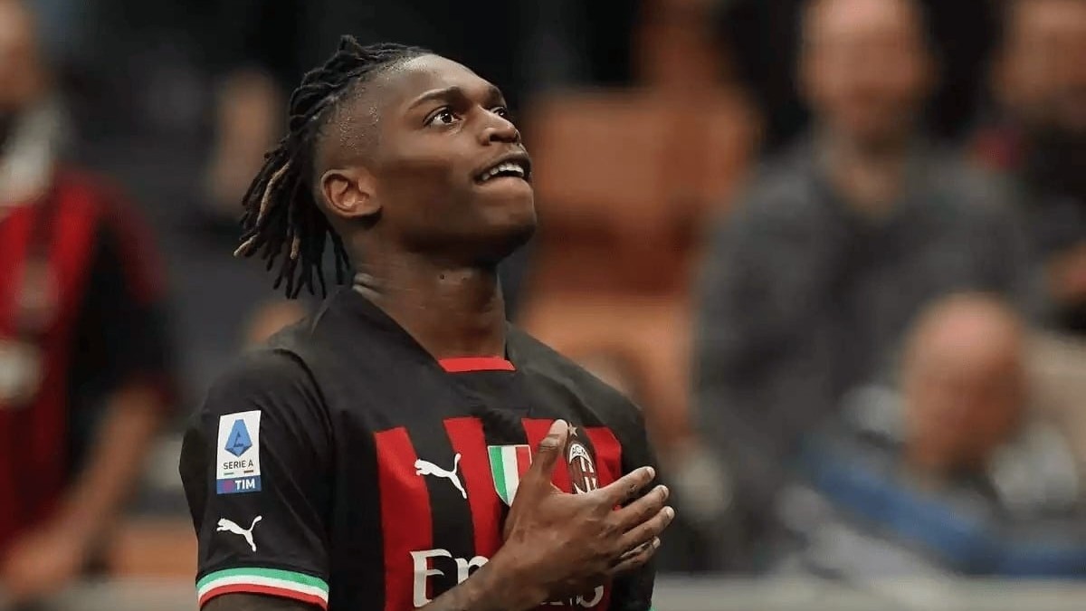 El futuro incierto de Rafael Leao: entre la renovación del AC Milán y el interés del Manchester United