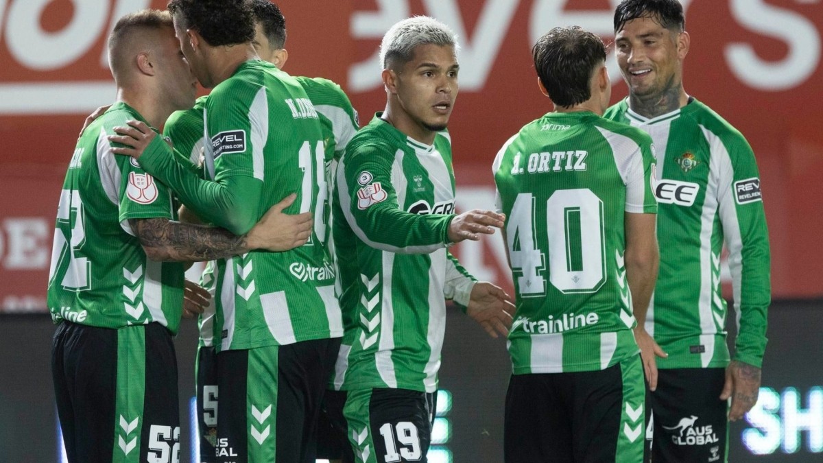 El Real Betis valora la incorporación de Azzedine Ounahi para fortalecer su centro del campo