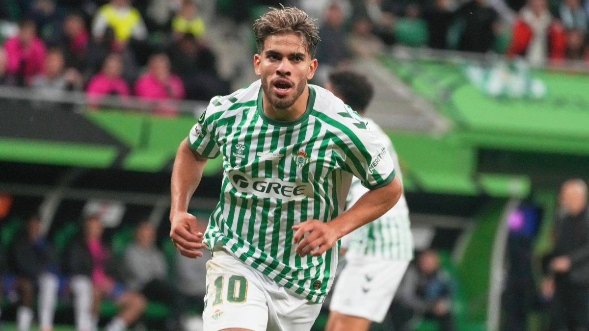 El Real Betis y su estrategia de mercado: entre la posible venta de Abde y la búsqueda de Savinho