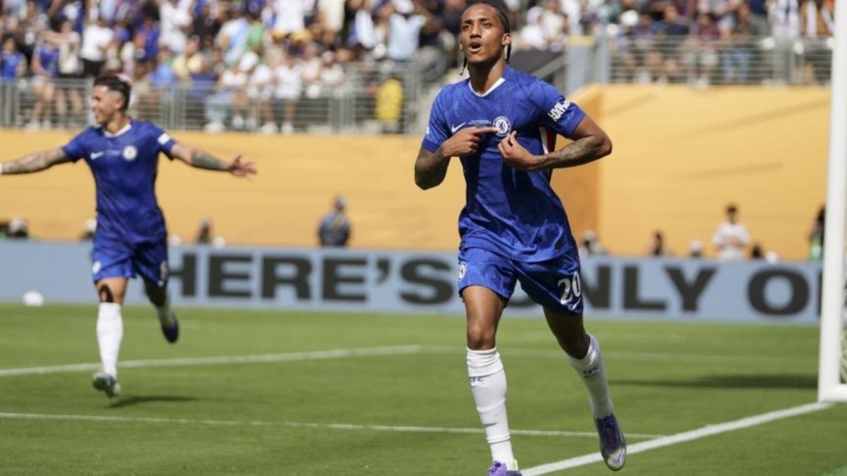 El FC Barcelona redefine su estrategia de fichajes con Joao Pedro en el punto de mira