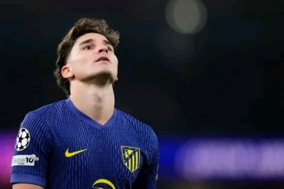Julián Álvarez fija su mirada en el FC Barcelona para su futuro deportivo