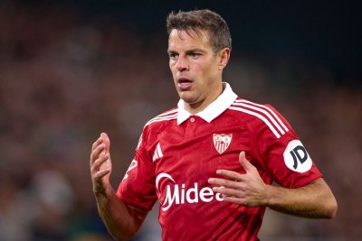 César Azpilicueta se despide del fútbol profesional en Sevilla