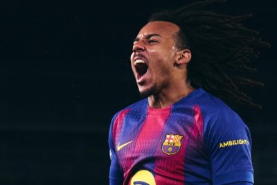 FC Barcelona contempla a Denzel Dumfries como potencial refuerzo defensivo