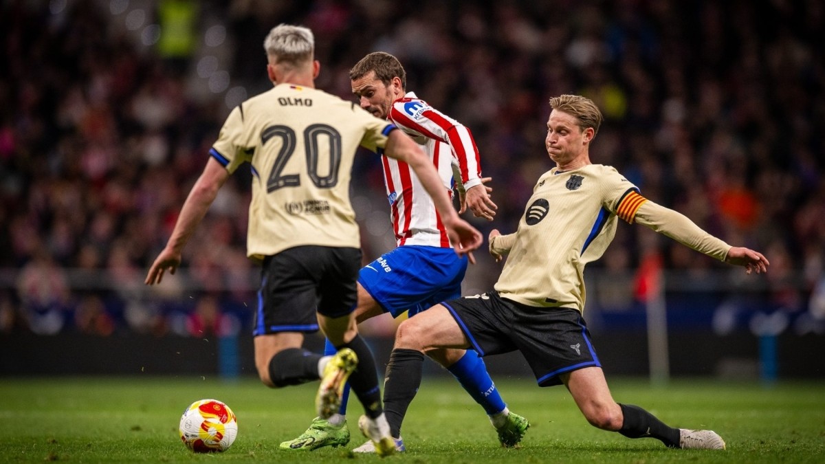 La disputa por Julián Álvarez intensifica las tensiones entre Atlético de Madrid y FC Barcelona