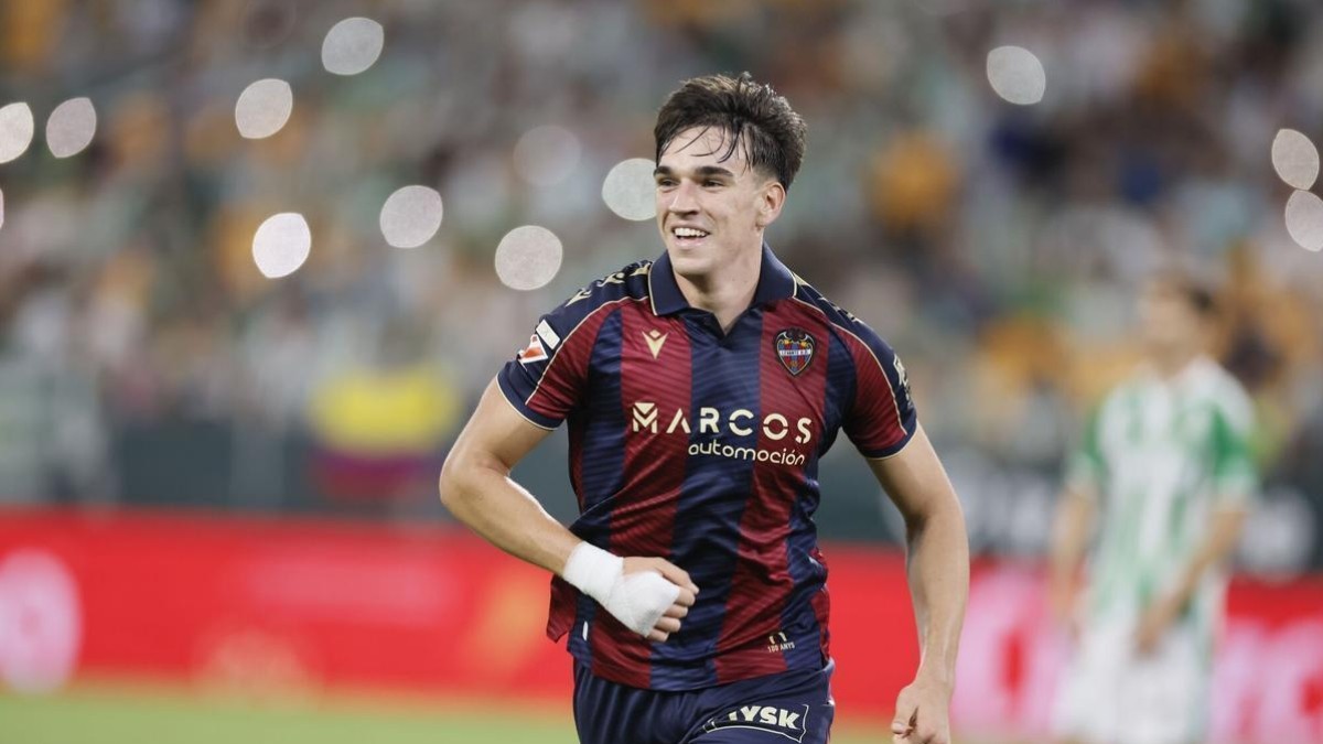 Everton y Leeds United se fijan en Carlos Espí tras su irrupción con el Levante