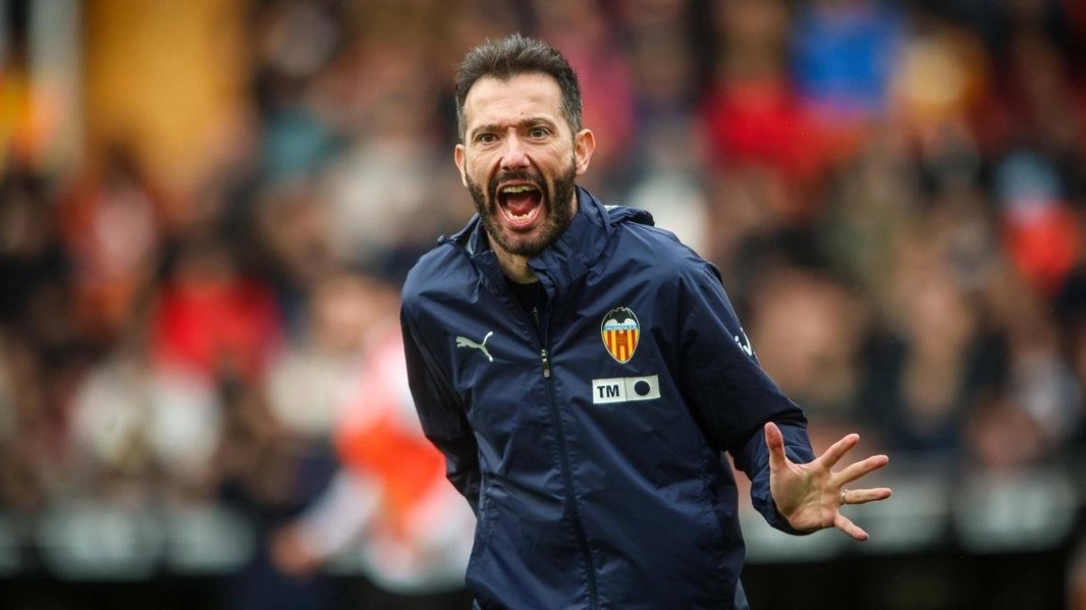 Meunier gana peso en el Valencia como relevo de Thierry Correia en el lateral derecho