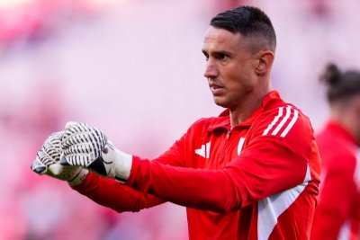 Vlachodimos espera al Sevilla mientras el Newcastle le busca salida