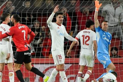 Juanlu Sánchez vuelve a escena y el Sevilla estudia una venta que aliviaría sus cuentas