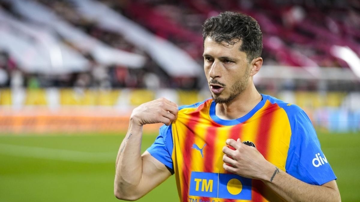 Guido Rodríguez sigue sin decidirse entre el Valencia y el posible regreso al Betis