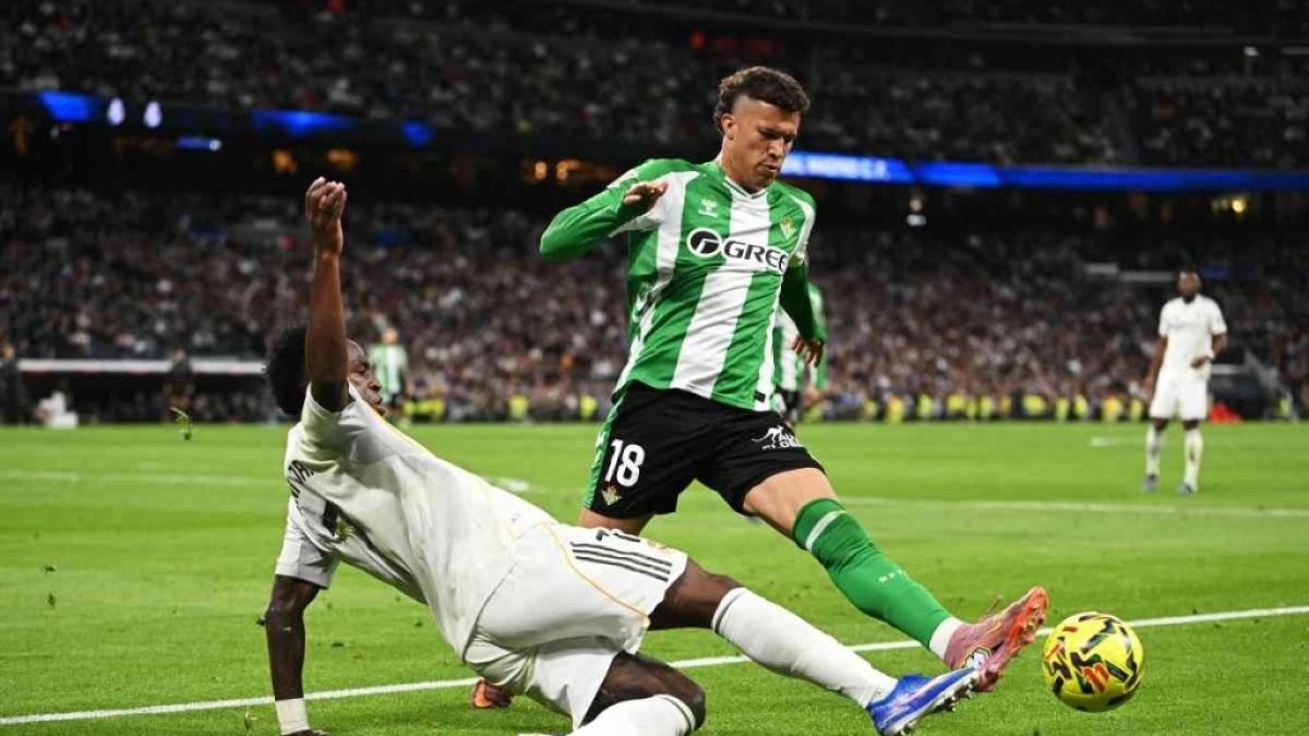 El Betis escucha ofertas por Deossa y fija en 10 millones su precio mínimo