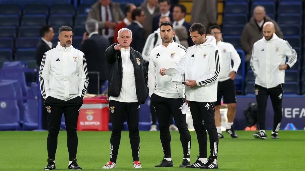 Mourinho aprieta al Real Madrid por otro central y pone tres nombres sobre la mesa