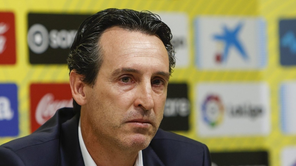 Álex Remiro entra en la agenda del Aston Villa ante la posible salida de Emiliano Martínez