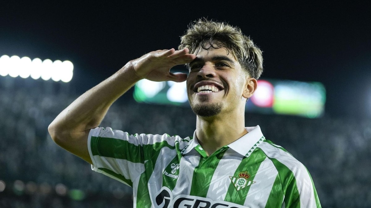 El Newcastle vuelve a la carga por Abde y el Betis se remite a los 60 millones de su cláusula