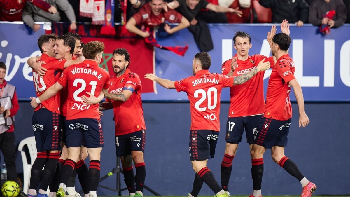 El Benfica sigue a Enzo Boyomo, pero Osasuna no ha recibido aún una oferta formal