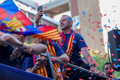 Cancelo gana peso en el Barça y Flick aprieta para que siga