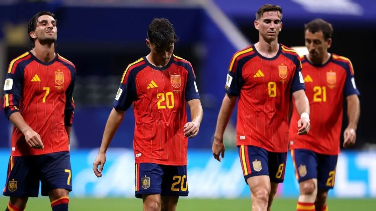 España avanza como primera, pero varios titulares dejan dudas en el Mundial