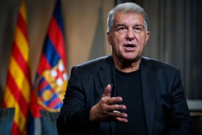 Laporta estudia una oferta de 70 millones por Alex Scott para reforzar el Barça