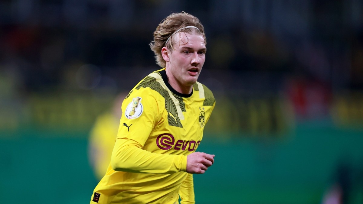 El Betis escucha el ofrecimiento de Julian Brandt, pero prioriza otras operaciones