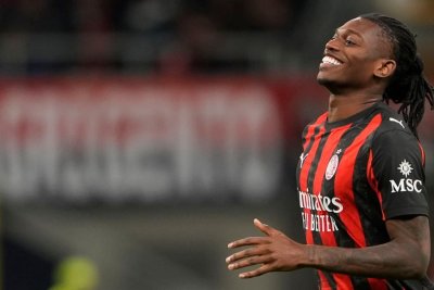 Rafael Leao vuelve a sonar para el Barcelona con el Milan abierto a negociar