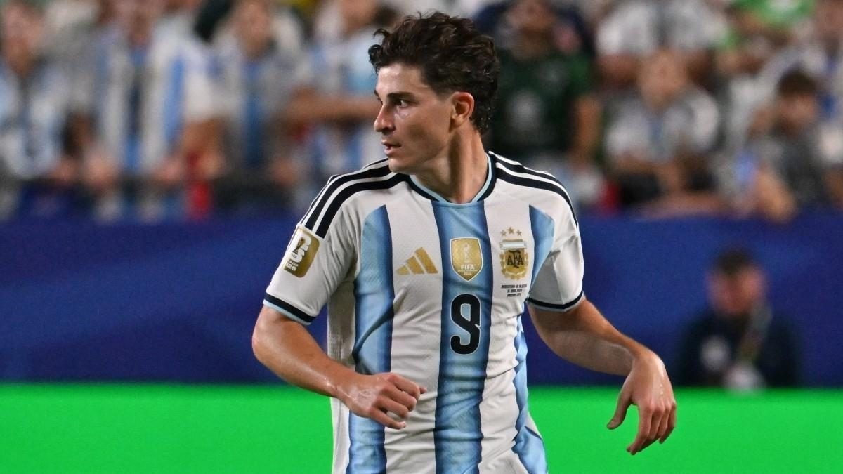 Julián Álvarez, bajo presión en Argentina por su Mundial y su futuro en el Atlético