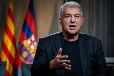 El Barça sigue a Lucas Herrington y valora una oferta de 15 millones por el central australiano
