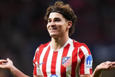 El Atlético tanteó a Marc Bernal en la operación por Julián Álvarez y el Barça cerró la puerta