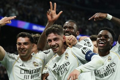 El Besiktas aprieta por Raúl Asencio y Mourinho no vería con malos ojos su salida