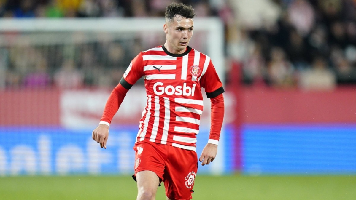 El Betis acelera por Arnau Martínez y ve una oportunidad en el Girona descendido