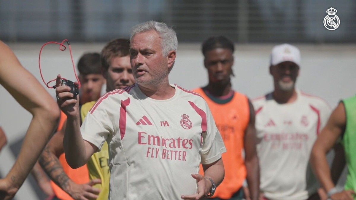 Mourinho da el visto bueno a la cesión de Mastantuono y el Real Madrid escucha ofertas