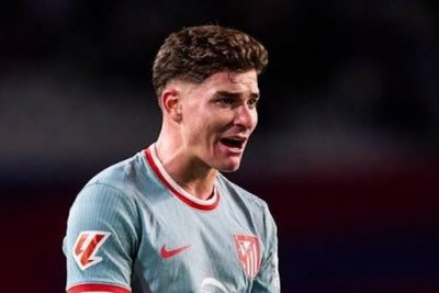 Julián Álvarez prepara un paso al frente para intentar salir del Atlético y acercarse al Barça