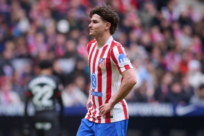 El Barça espera un gesto de Julián Álvarez mientras se complica la vía Kroupi