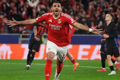 Pavlidis gana peso en la agenda del Barcelona ante las trabas por Julián Álvarez