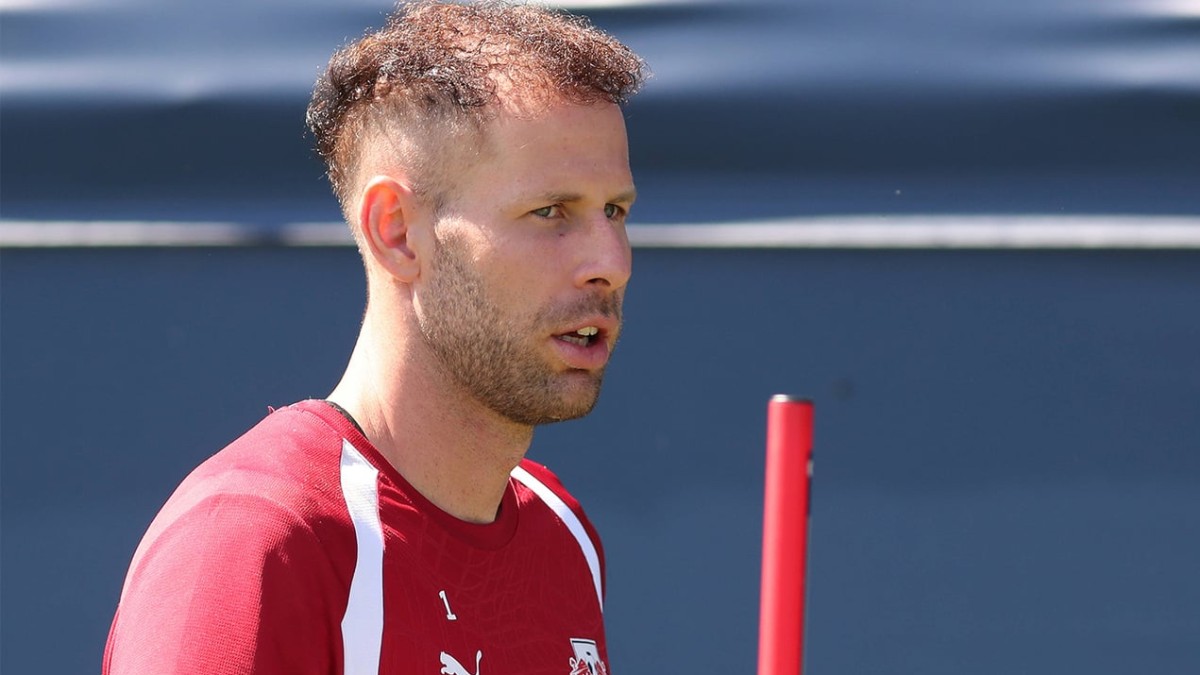 El Villarreal cierra la llegada de Peter Gulácsi por unos 2 millones de euros