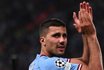 El Barcelona no pierde de vista a Rodri ante la lesión de De Jong