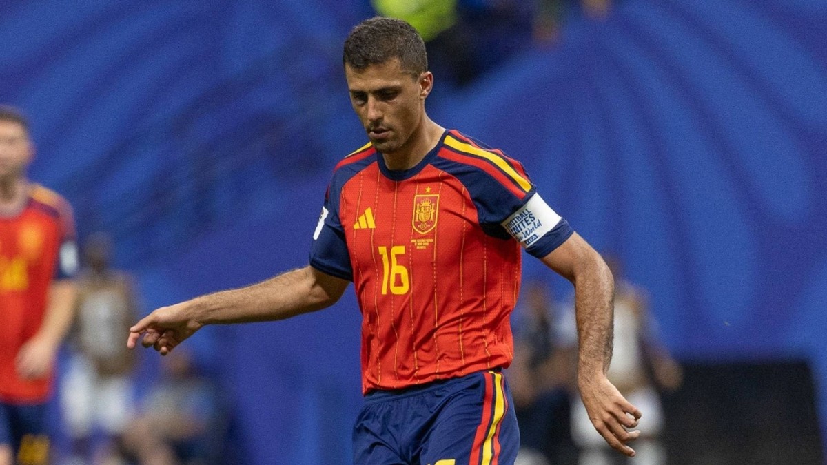El Barça descarta a Bergvall y mantiene a Rodri como gran objetivo del mercado