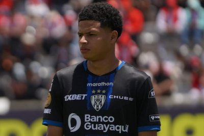 El Sevilla se arriesga a una sanción millonaria si rompe el acuerdo por Patrik Mercado