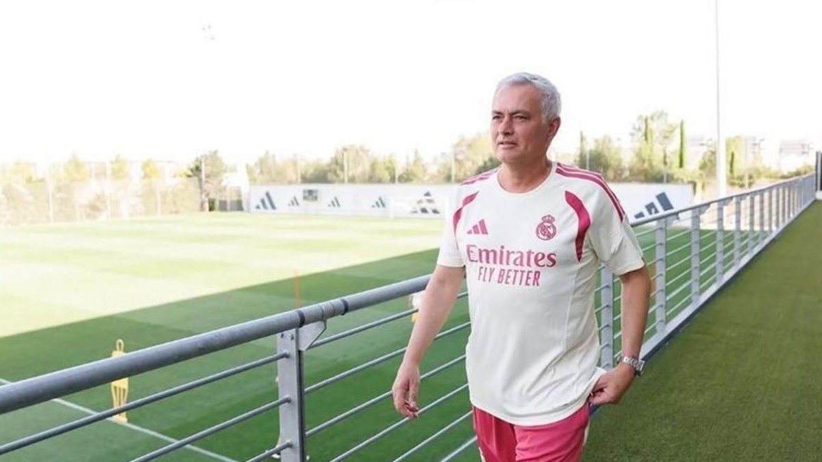 Mourinho aprieta al Real Madrid por un central y un centrocampista antes del cierre del mercado