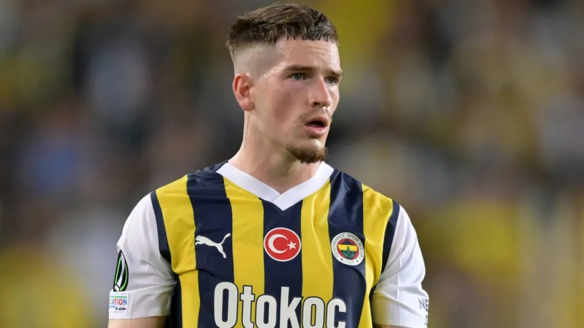 El Málaga CF sigue en la puja por Ryan Kent, una opción a coste cero para el ataque