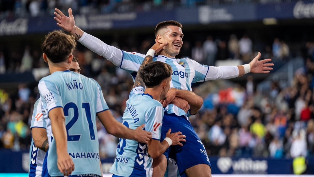 El Málaga mueve ficha por Gudelj, que estudia seguir en España tras salir del Sevilla