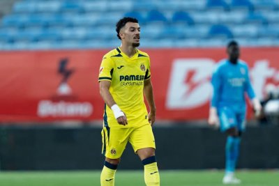 El Villarreal recibe una oferta de 45 millones por Mikautadze en la recta final del mercado