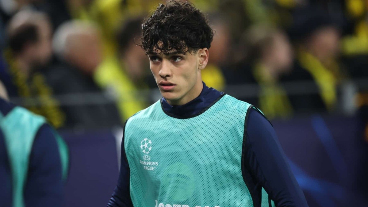 Héctor Fort se acerca a la Real Sociedad tras dar un giro a su futuro