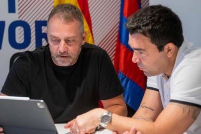 Deco y Flick mantienen su apuesta y el Barcelona se queda sin delantero centro