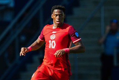 Zirkzee rechaza a la Fiorentina y se acerca a la Juventus si sale Jonathan David